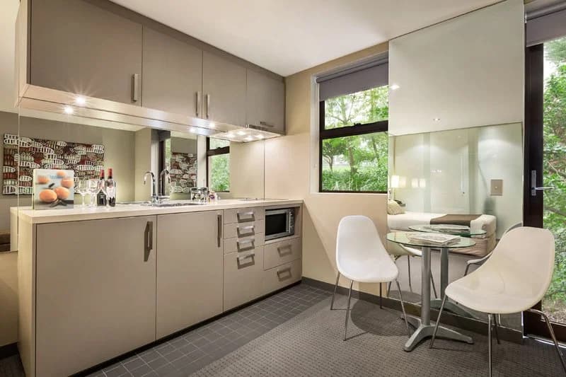 Quality Suites Beaumont Kew - photo 10