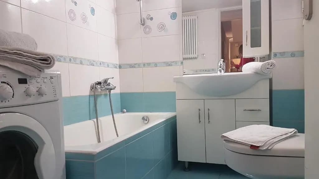 Petrol Apartment- Athens Center, 4 BD, 1 BATH - photo 8
