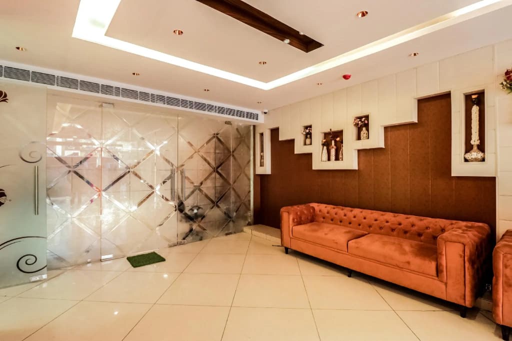 OYO 65601 JPS Galaxy Hotel - photo 4