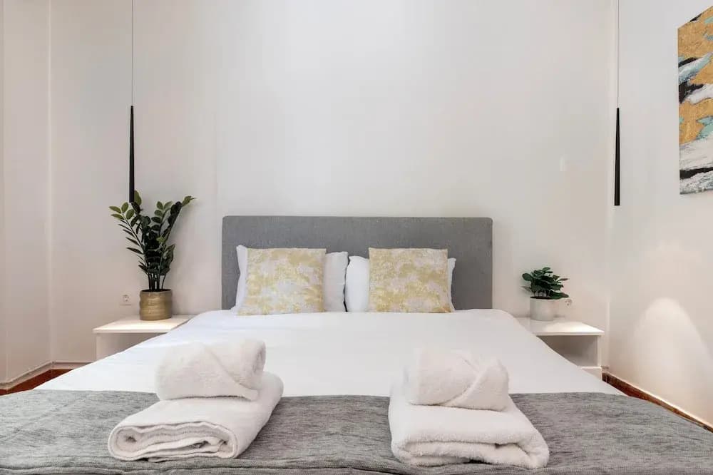 Viora Stunning Deluxe Studio in Athens - photo 7
