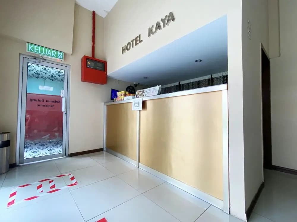 OYO 90108 Hotel Kaya - photo 12