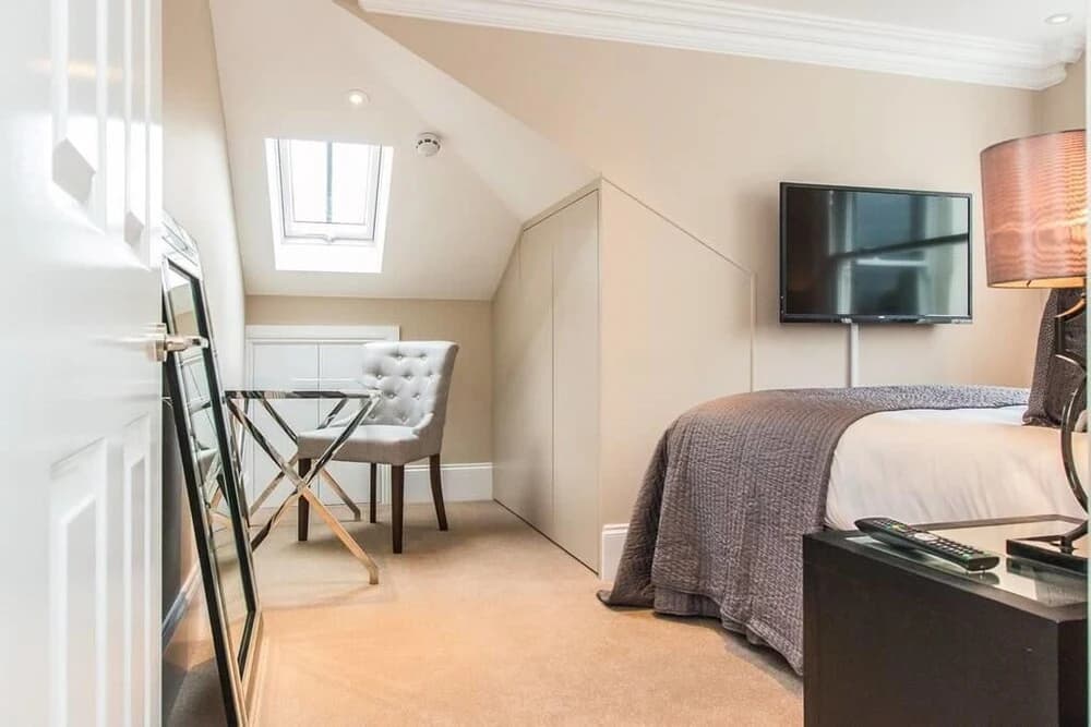 Ealing Apartments - photo 5