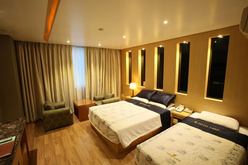 Hotel Lake - photo 3