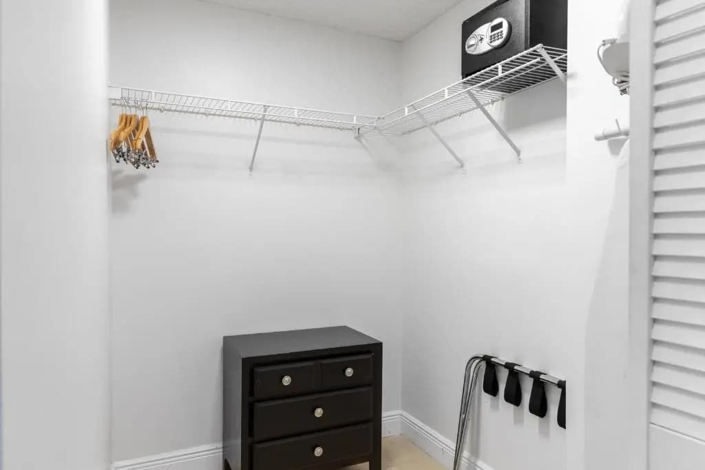 Fortune House Hotel Suites - photo 17