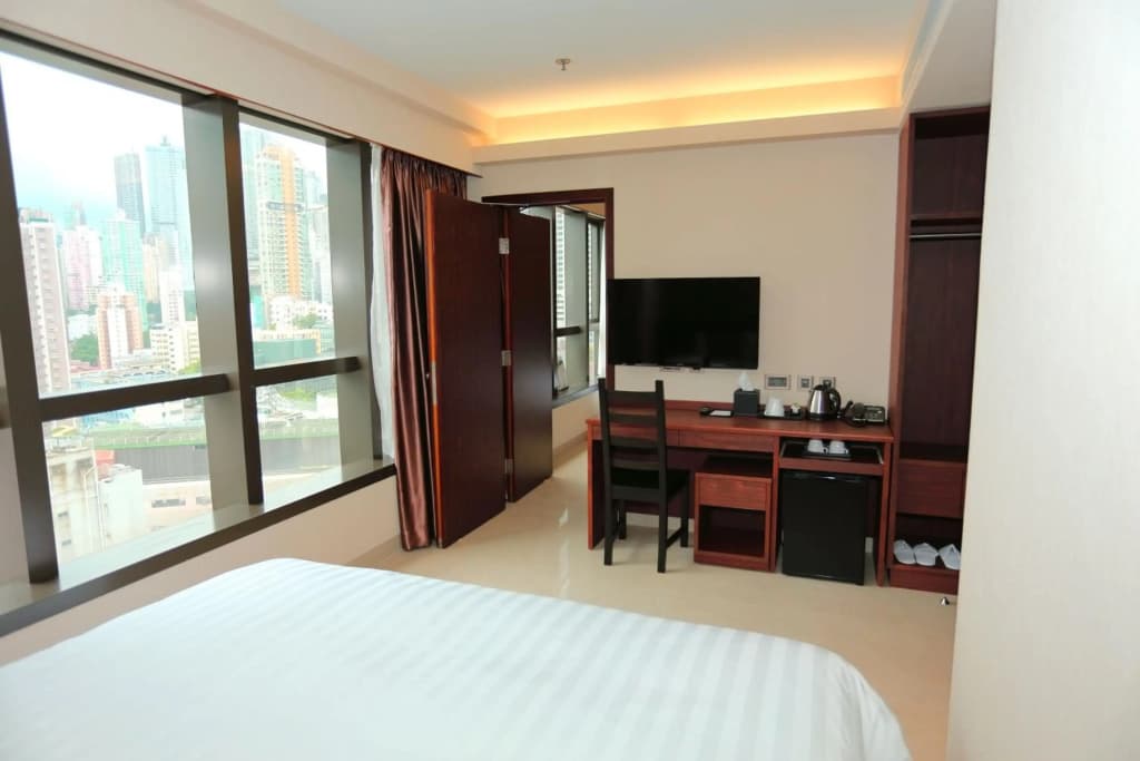 WE Hotel - photo 10