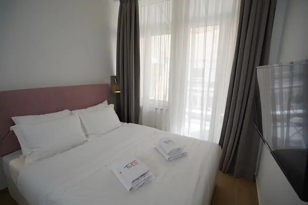 Tip Top Suites - photo 19