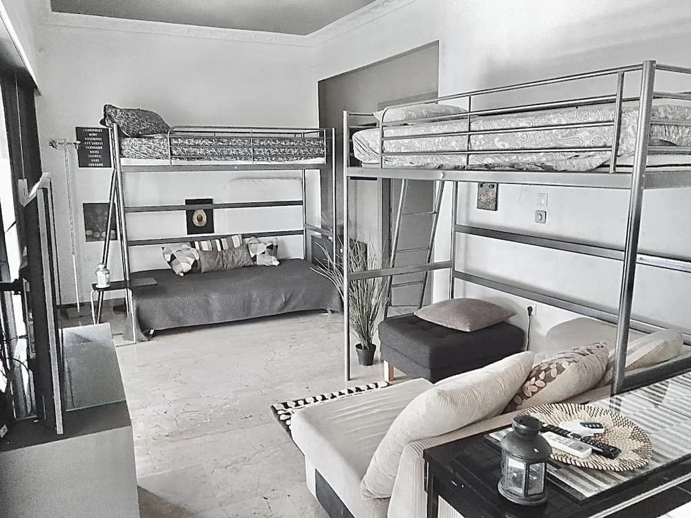 Impeccable 3-bed Apartment in Athens - photo 21