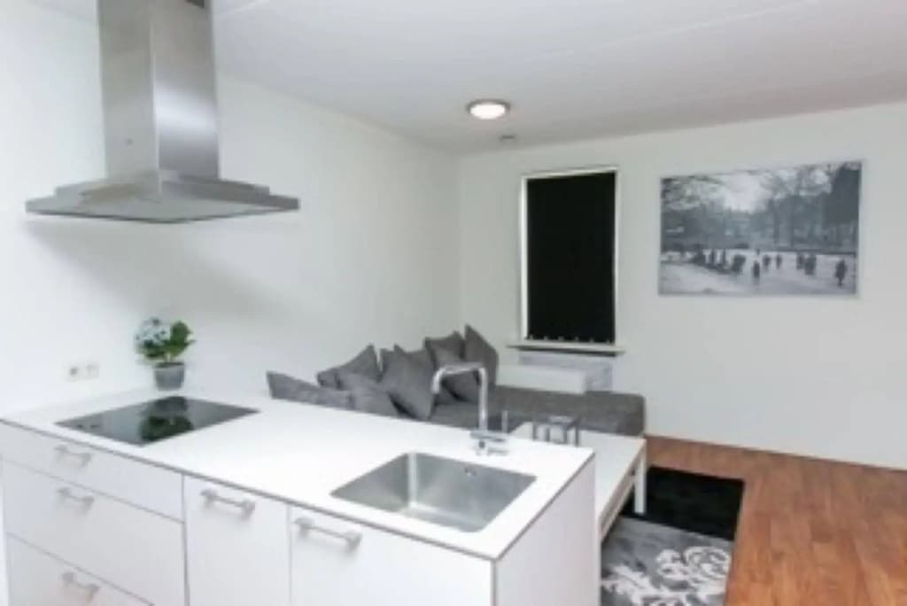 Amsterdam View Apartment - photo 21