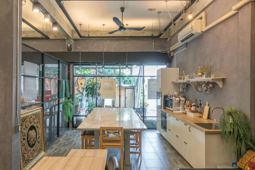 M Gray Hostel & Cafe - photo 29