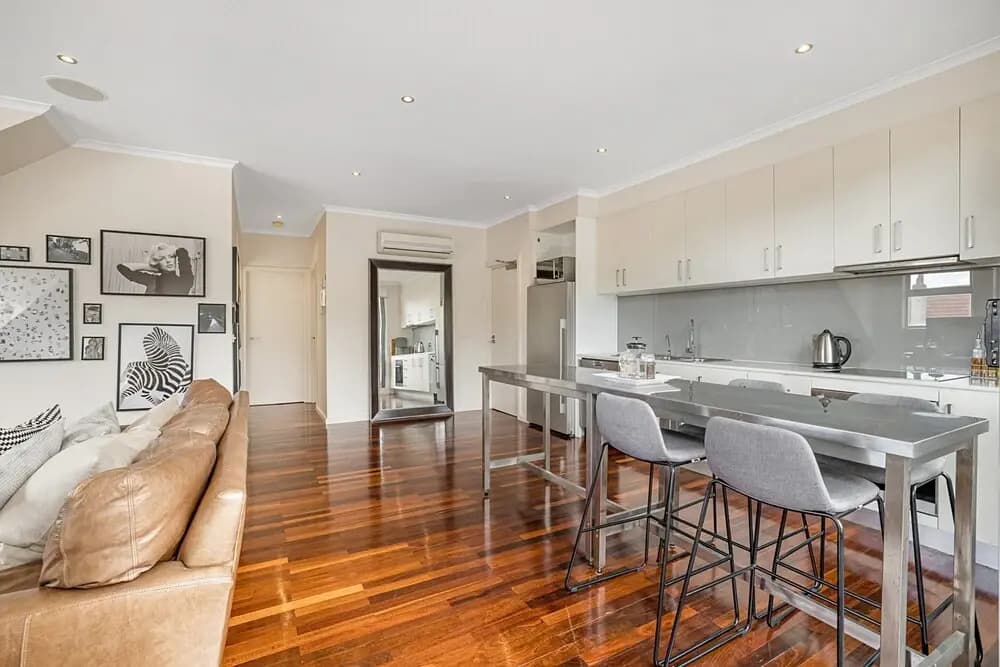 Stunning 2-bed Unit With BBQ Patio Near Dining - photo 9