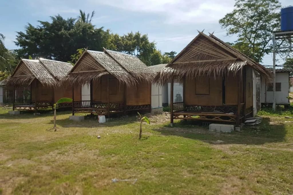 Lanta Local Hut - photo 5