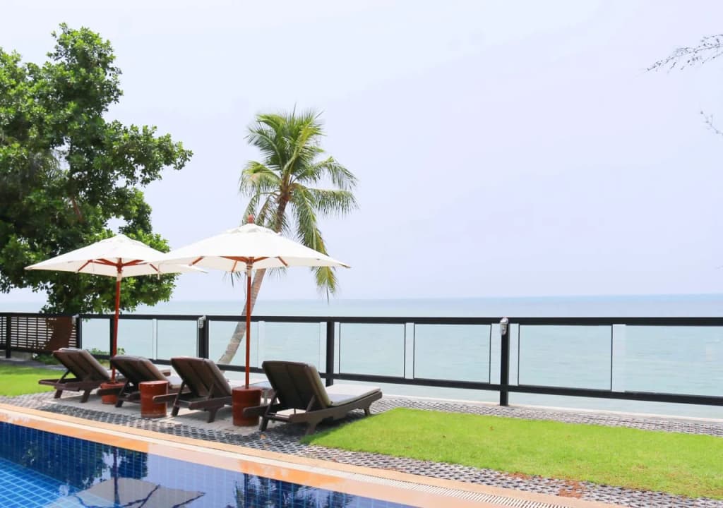 Pao Jin Poon Beach Front Villa - photo 16