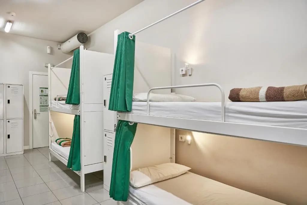 Hola Hostal Eixample - Hostel - photo 3