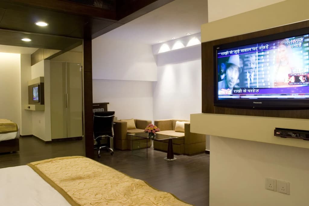 Shervani Hotel Nehru Place - photo 7