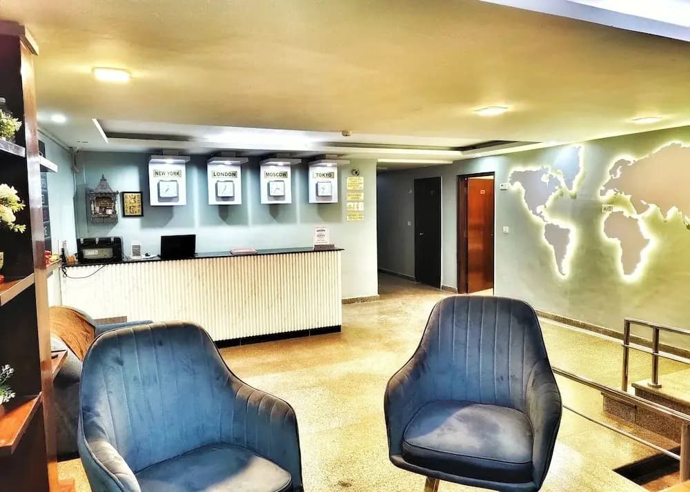 Hotel the terminal - photo 2