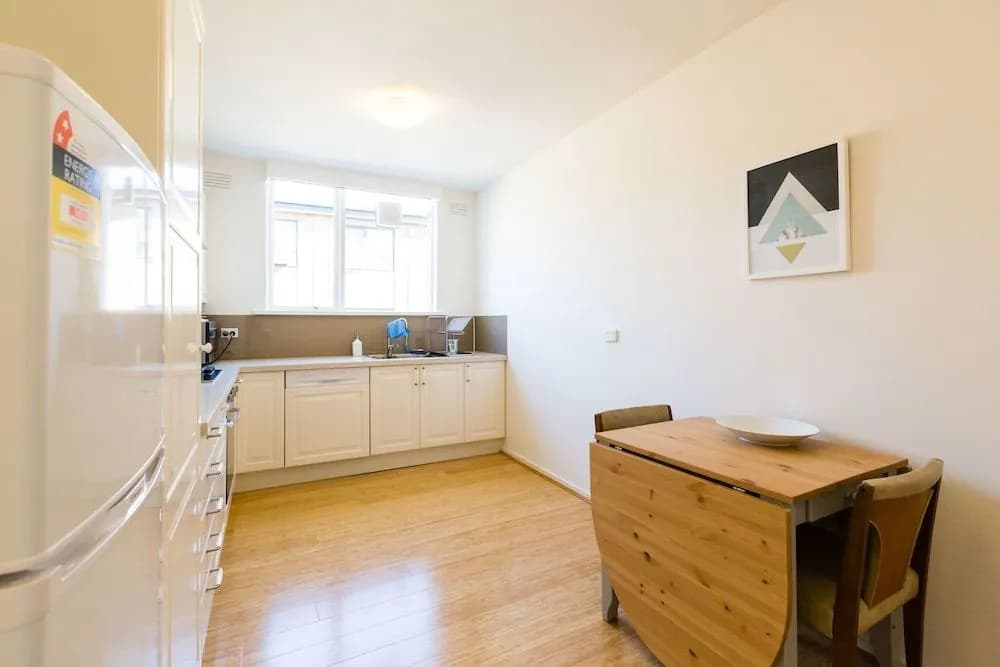 Rosie 2Bdr Stkilda Apartment - photo 4