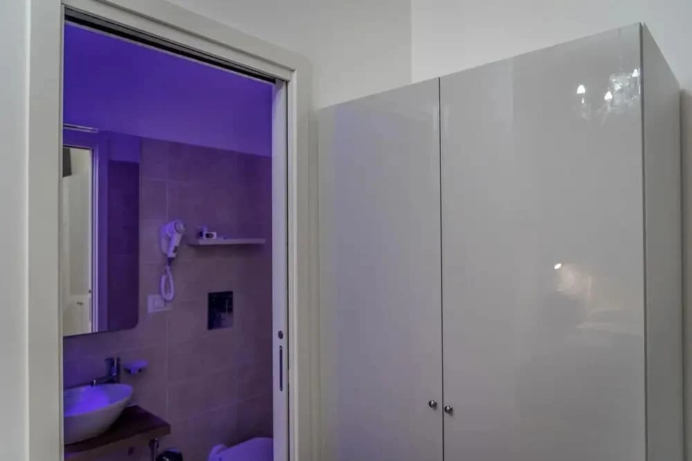 Inside Roma Rooms - photo 27