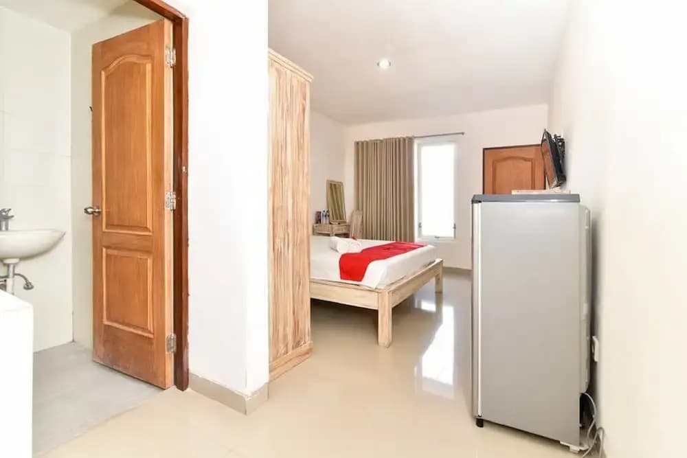 RedDoorz near Trans Studio Mall Bali - photo 13