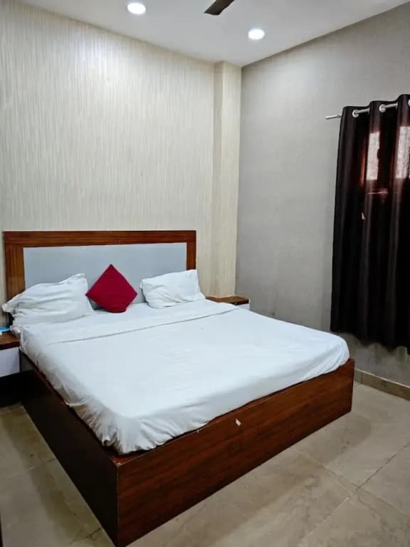 Hotel Sai Sharnam - photo 3
