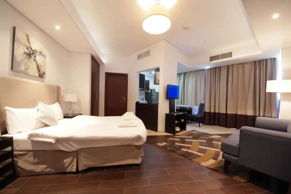 Studio Apartment in The Matrix Tower - photo 5
