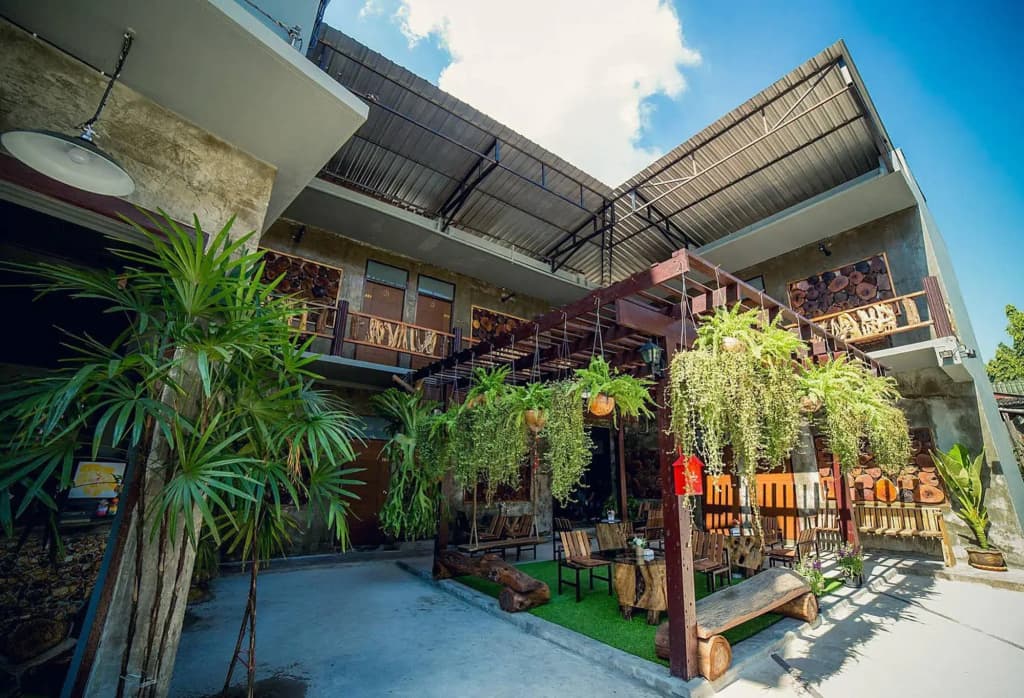 YOLO Chic House - photo 11