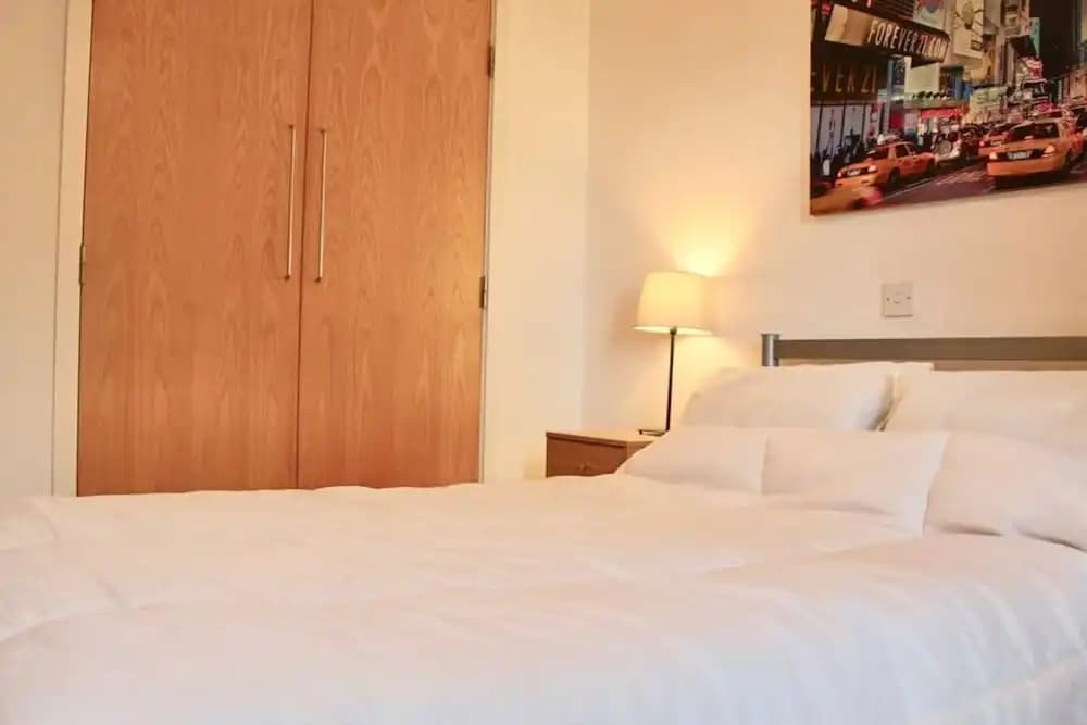Spacious 2 Bedrooms Apartment in Strada Complex - photo 5