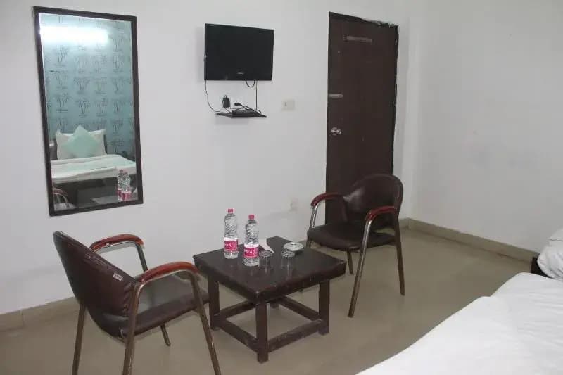 Hotel Shree Continental - photo 8