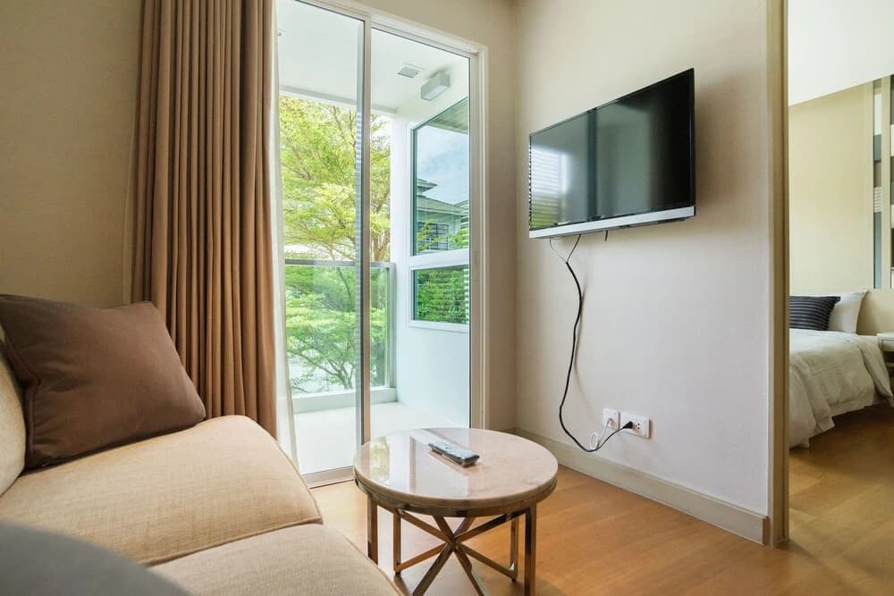 Lux Contemporary Condo By Favstay - photo 4