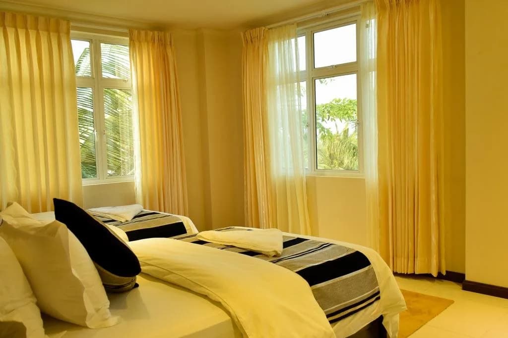 Pebbles Inn - photo 5