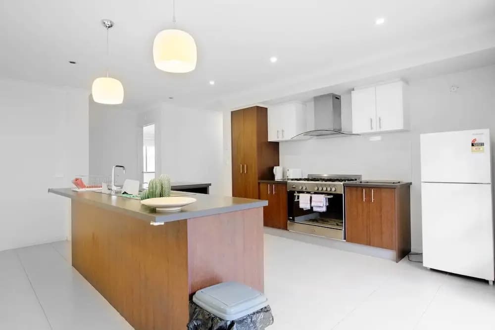 Lightful Charming House With Free Parking - photo 12
