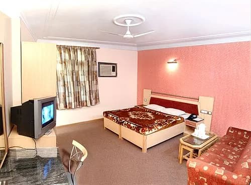 Hotel Madonna - photo 6