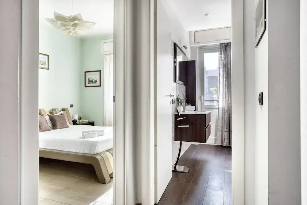 Delightful flat with balcony - photo 4