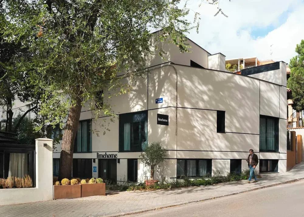 Limehome Madrid Calle de Bolivia - photo 31