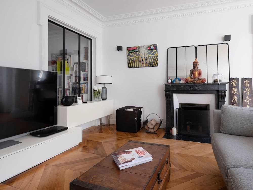 Paris Haussmann Elegant Residence - photo 4