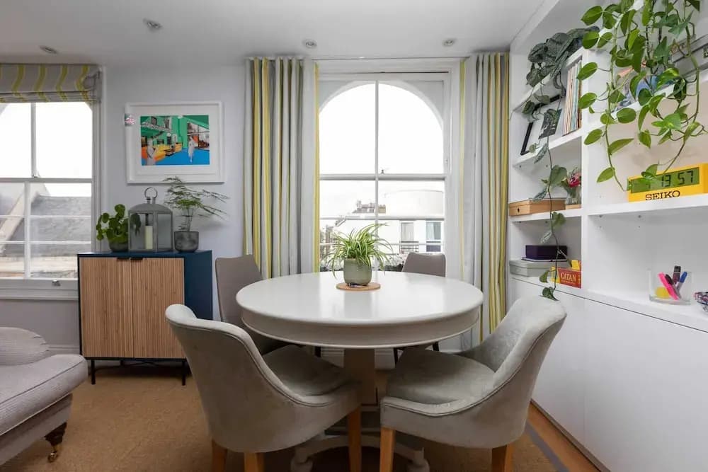 Spacious 3 Bedroom in Notting Hill With Balcony - photo 13