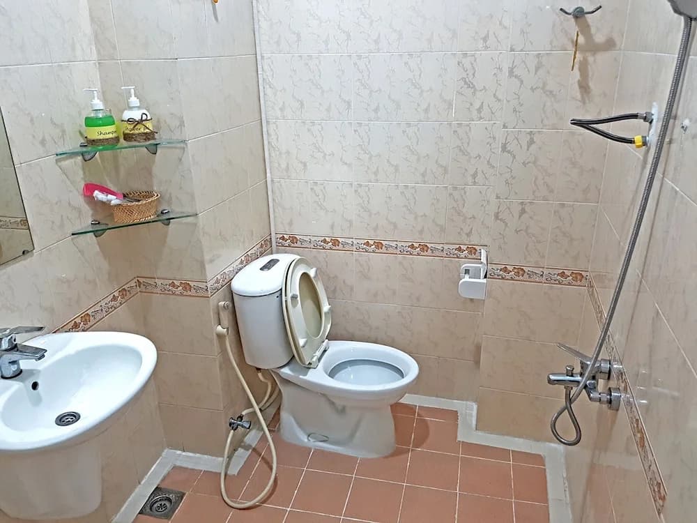 Drop By Saigon Hostel - photo 9