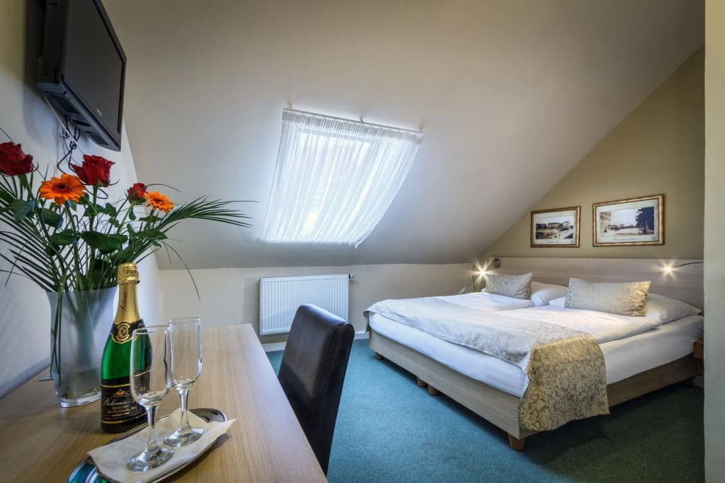 Hotel Taurus - photo 3