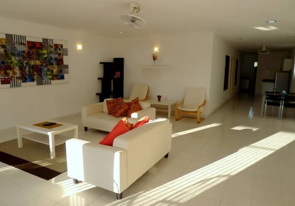 Red Door Apartments - photo 6