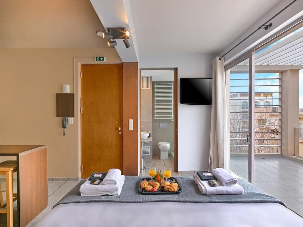 Gazi District Suites - photo 7