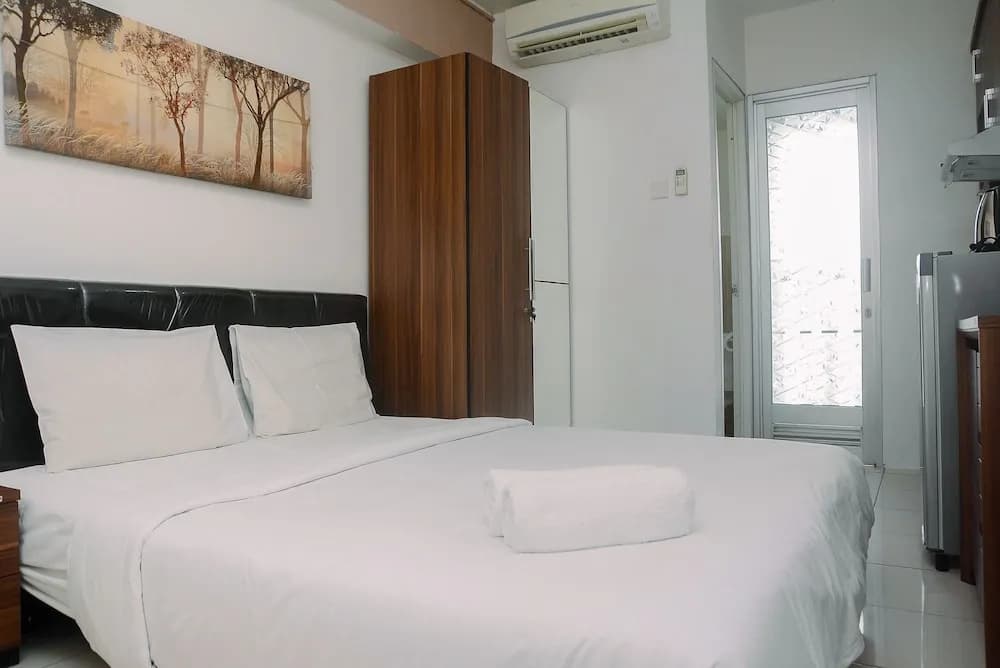 Good and Comfy Studio Room at Green Bay Pluit Apartment - photo 5