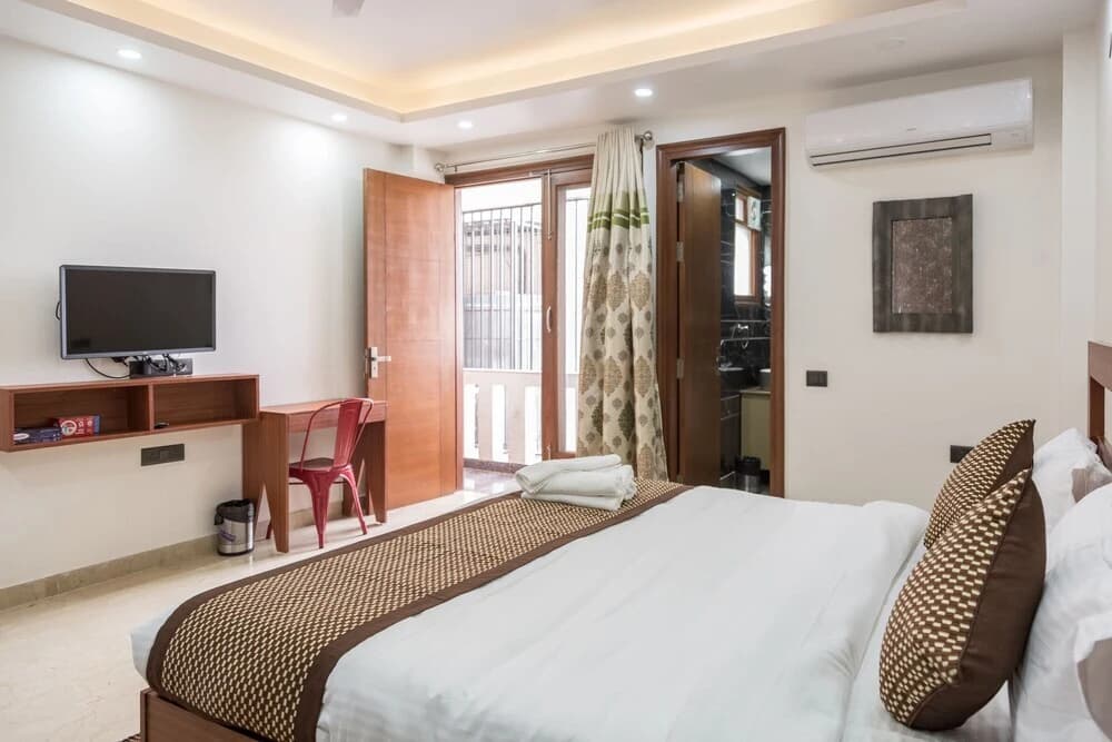 Under My Roof Luxury Apartment - photo 17