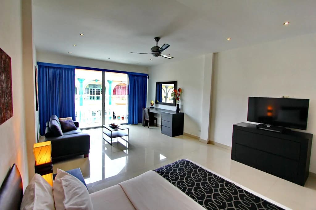 East Suites - photo 6