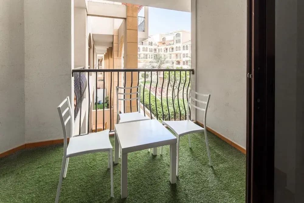 Spacious 1BR in Heart of JVC - photo 7