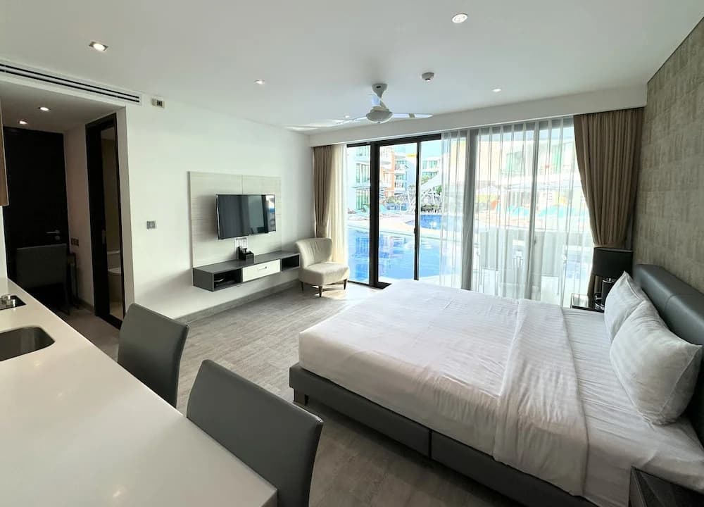 Private studio at Twin Sands Resort - photo 5