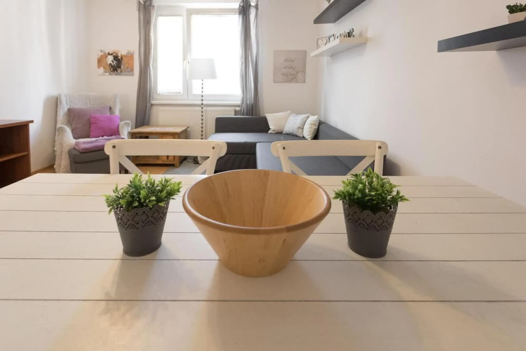Gorgeous Hideout | City Center Apartment - photo 11
