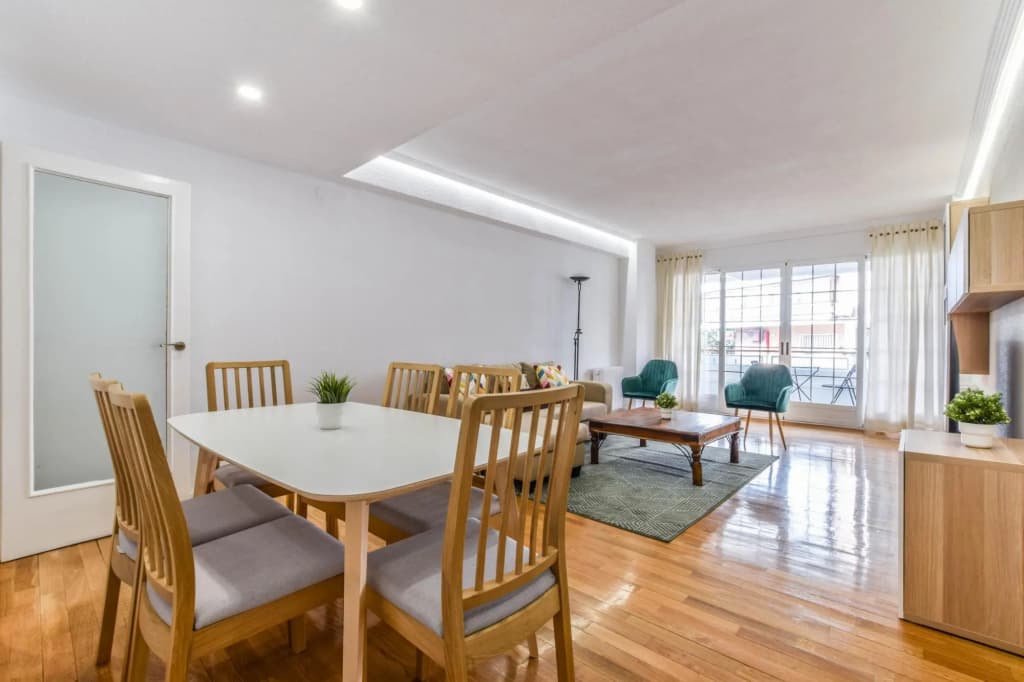 Alcalá I in Madrid with 3 bedrooms and 2 bathrooms - photo 3
