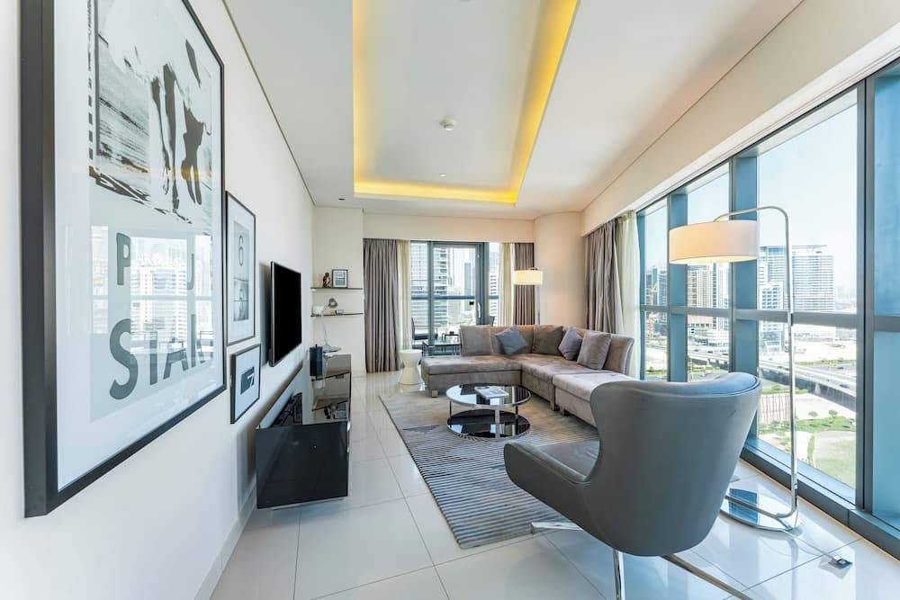 PVH - Paramount - Upscale 2BR - photo 7