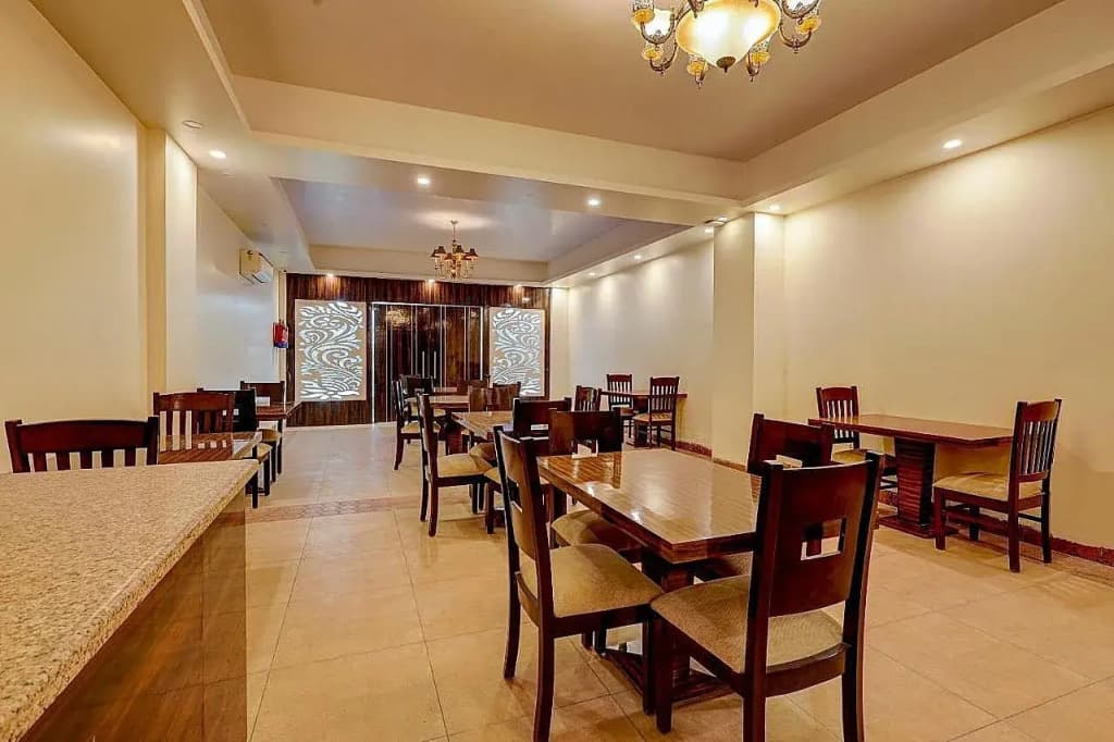Hotel O Golden King - photo 10