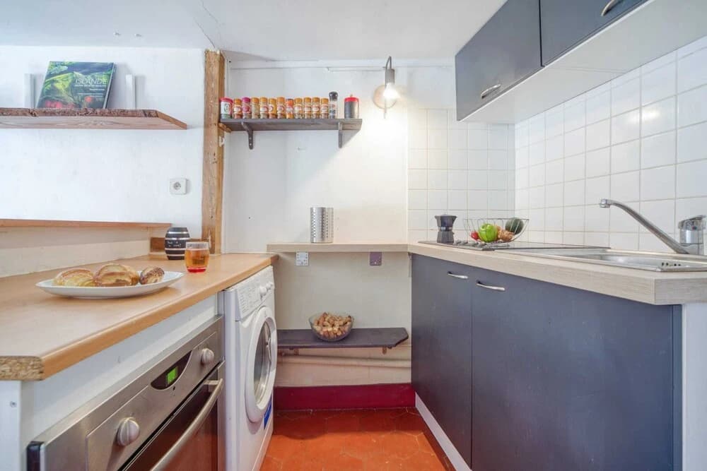 Lovely Central Apartment for 2 Guests! - photo 9