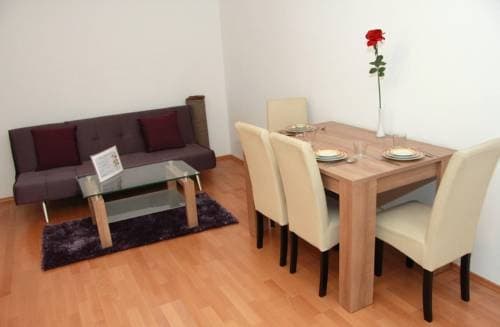 Livingston Apartment Premium - photo 8